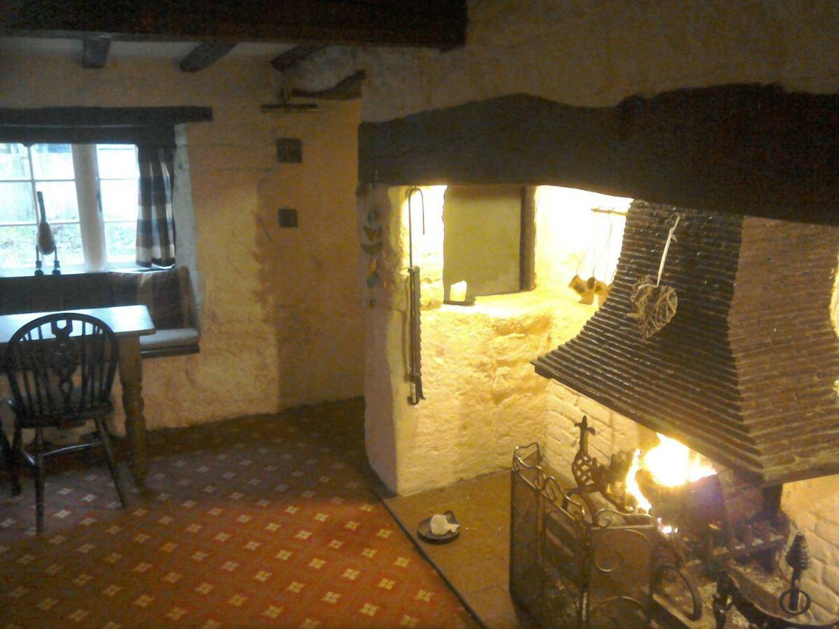 The Crown Inn Alvediston エクステリア 写真