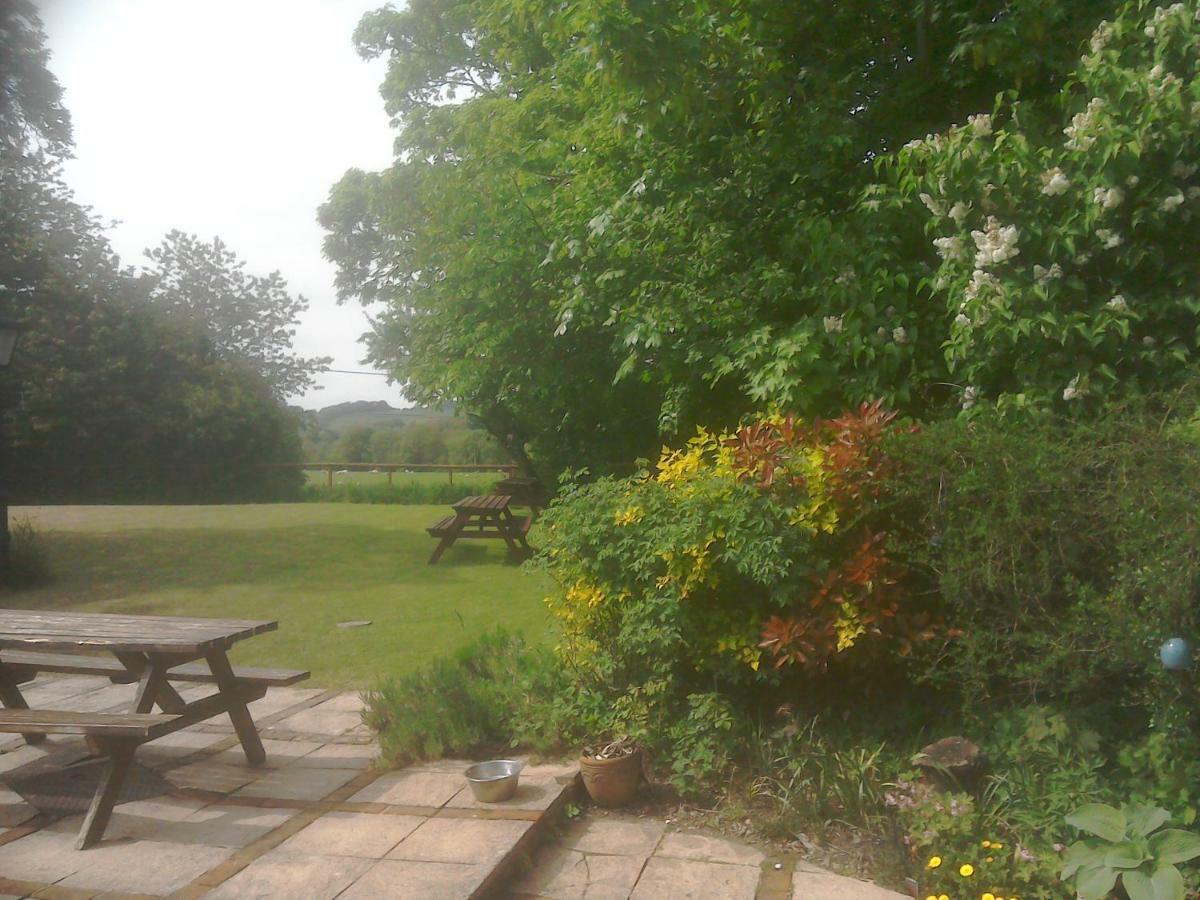 The Crown Inn Alvediston エクステリア 写真